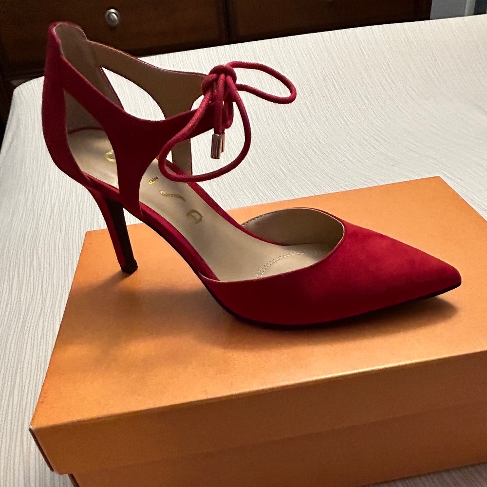 UNISA RED VELVET SHOES